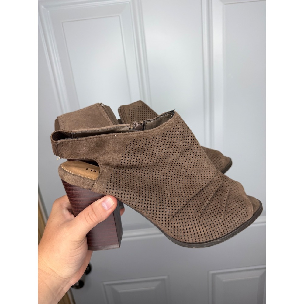 Torrid Taupe Slouch Perf HL Wide Width Perforated Block Heel Sandals 7.5W